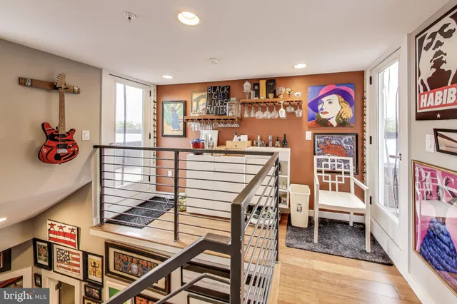 a picture of a bench in a cabinet