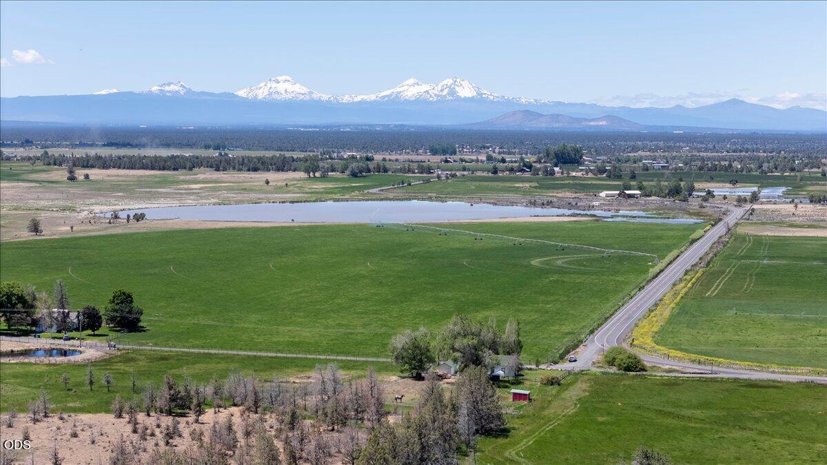 10410 Southwest Houston Lake Road Powell Butte, OR 97753 - Photo 3 of 92