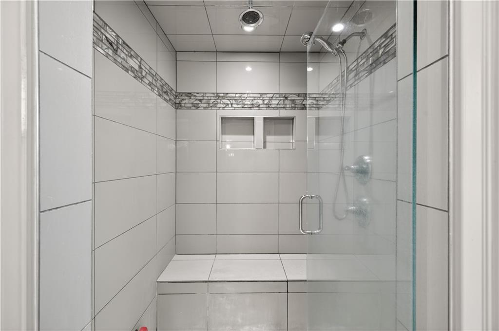 632 Geiger Road Jefferson, GA 30549 - Photo 33 of 55 a bathroom with a shower