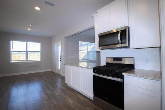 $1,795 | 910 Emerson Drive, Anna, TX 75409