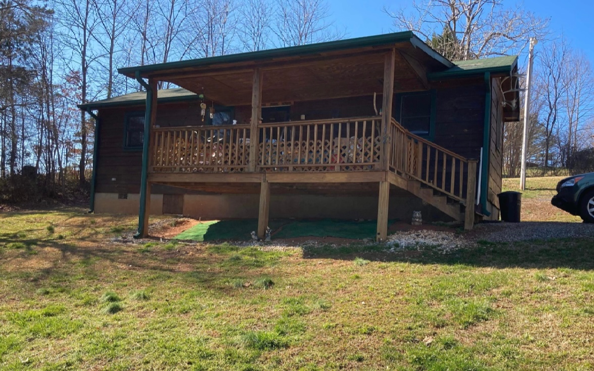 12 West Vineyard Road Hayesville, NC 28904 - Photo 1 of 4 Main View