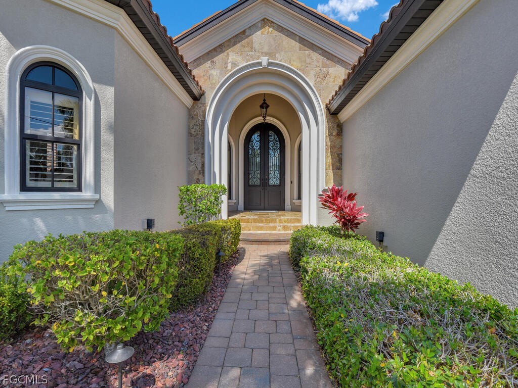 511 Southwest 53rd Terrace Cape Coral, FL 33914 - Photo 3 of 48