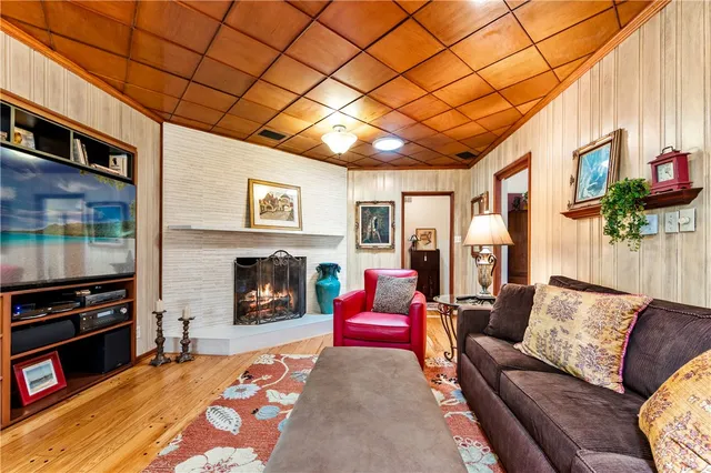 $1,799,999 | 5280 East 6th Street, Long Beach, CA 90814