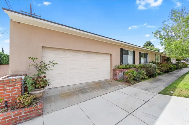 $1,799,999 | 5280 East 6th Street, Long Beach, CA 90814