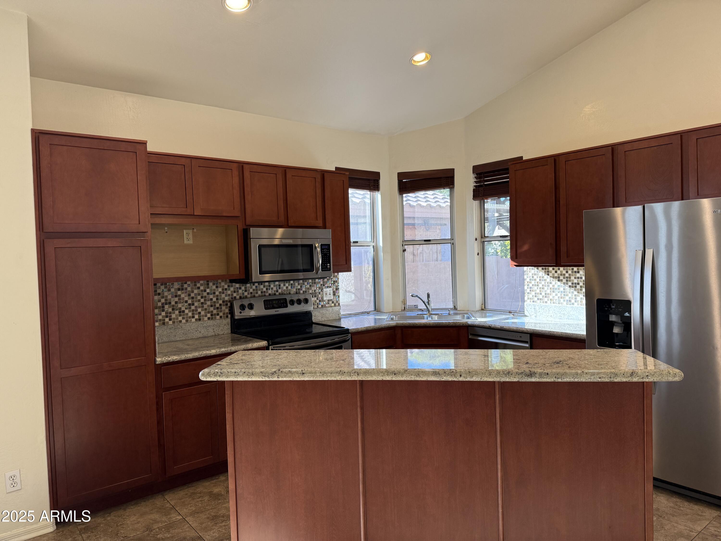 15844 South 23rd Place Phoenix, AZ 85048 - Photo 8 of 32 IMG_3613