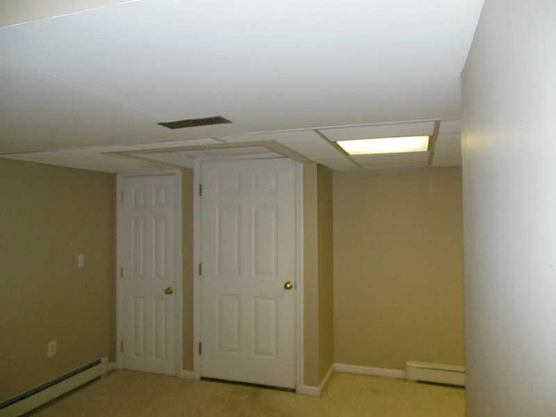 17 Gallup Street Westerly, RI 02891 - Photo 17 of 19 Den/Family/Great Room.