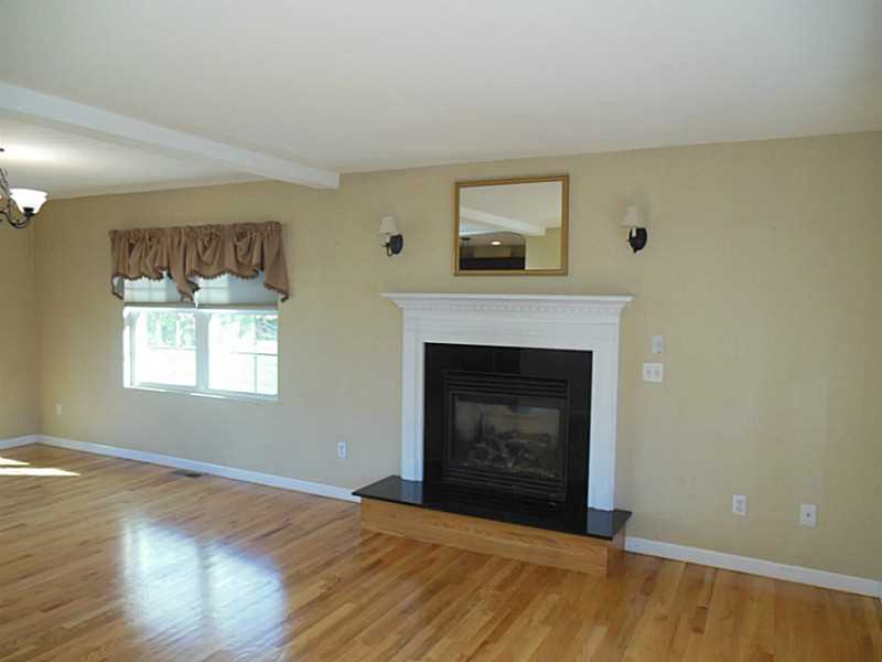 17 Gallup Street Westerly, RI 02891 - Photo 4 of 19 Living Room.