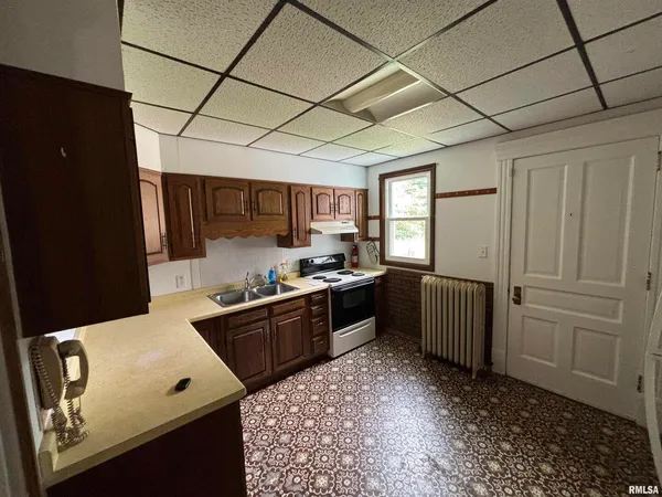 $185,000 | 802 West 4th Street, Sterling, IL 61081