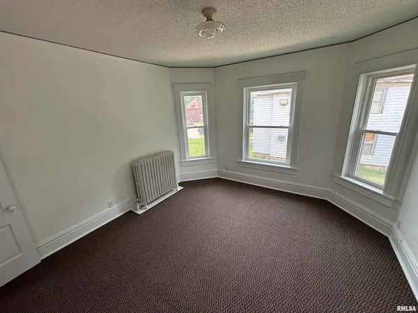 $185,000 | 802 West 4th Street, Sterling, IL 61081