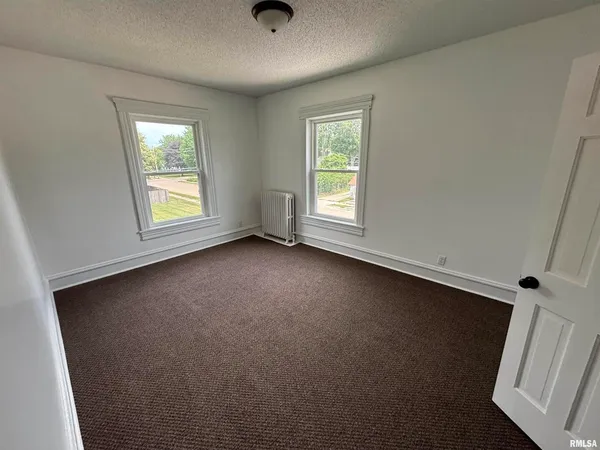 $185,000 | 802 West 4th Street, Sterling, IL 61081