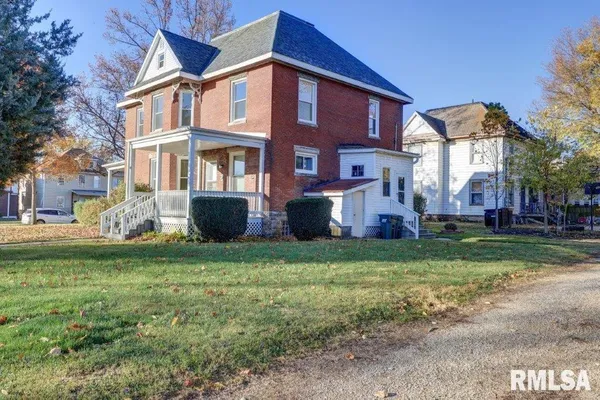 $185,000 | 802 West 4th Street, Sterling, IL 61081