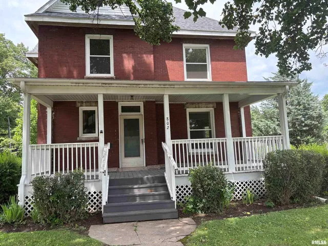 $212,000 | 802 West 4th Street, Sterling, IL 61081