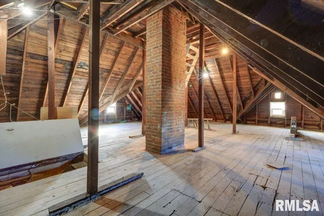 $212,000 | 802 West 4th Street, Sterling, IL 61081