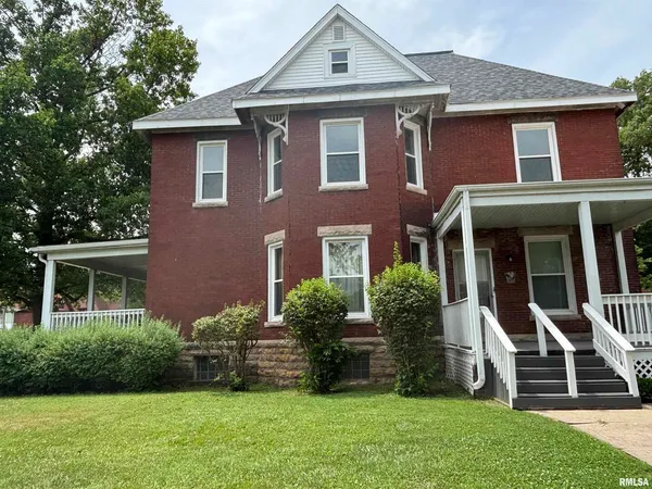 $185,000 | 802 West 4th Street, Sterling, IL 61081