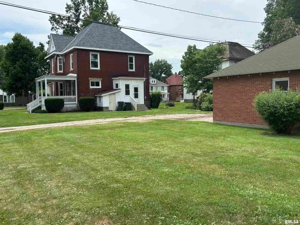 $185,000 | 802 West 4th Street, Sterling, IL 61081