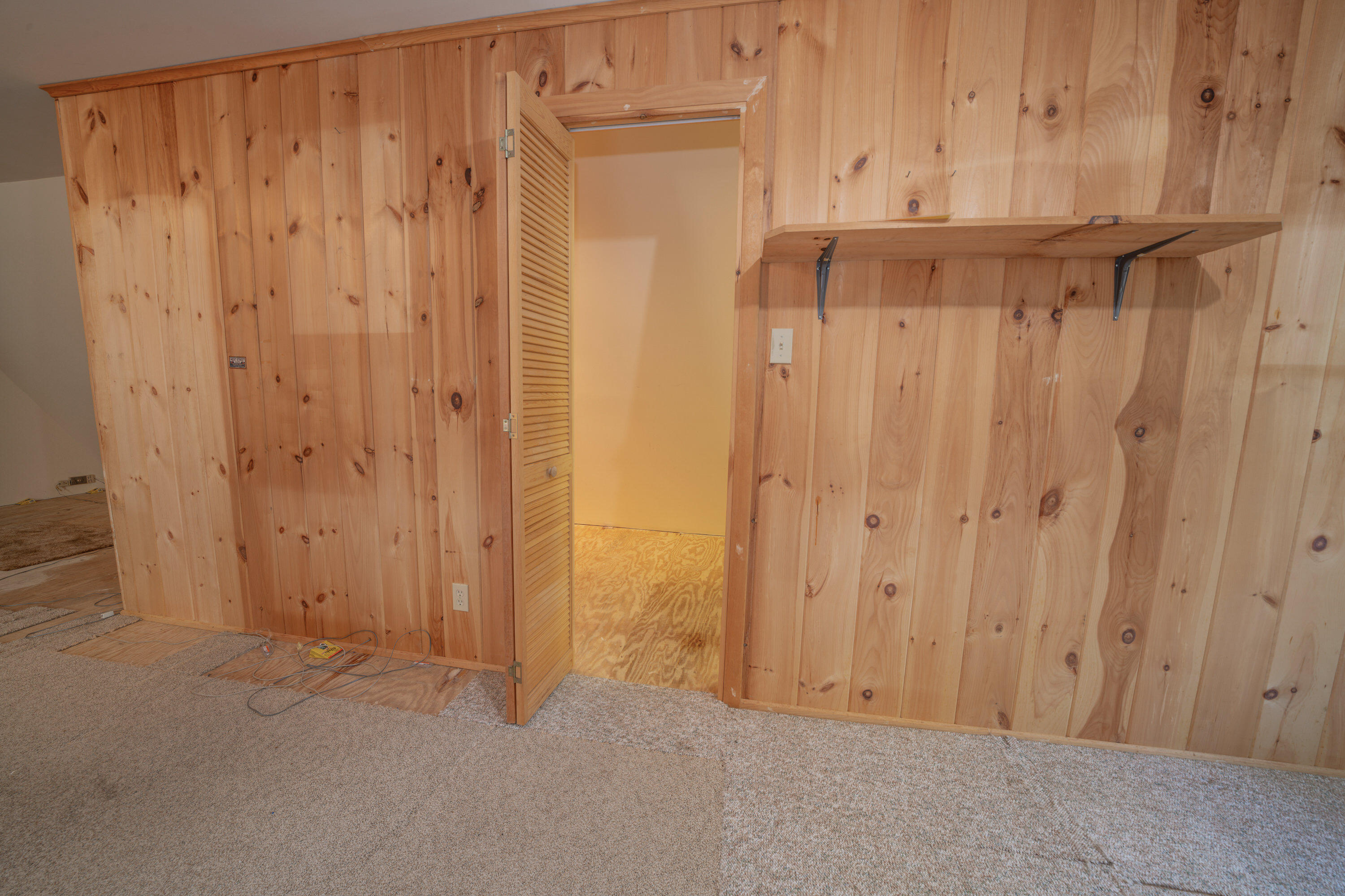 12 Hall Quarry Road Mount Desert, ME 04660 - Photo 31 of 48 Guest quarters to Closet wall