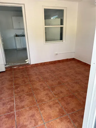 $2,400 | 2530 Northwest 82nd Street, Unit 1, Miami, FL 33147