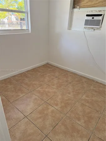 $2,400 | 2530 Northwest 82nd Street, Unit 1, Miami, FL 33147