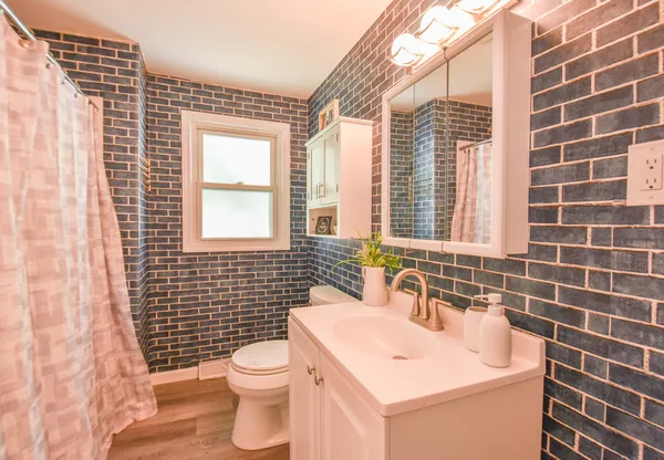 $240,000 | 44 Berry Street, Quincy, MI 49082