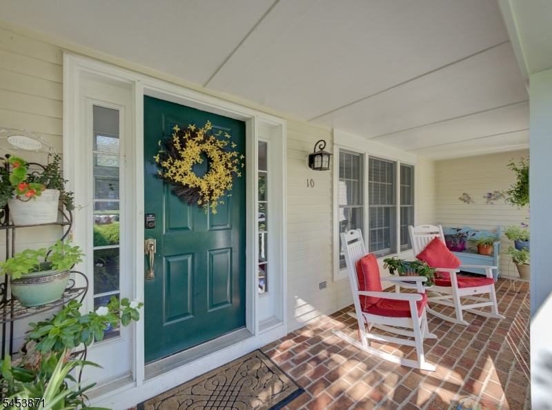 10 Spyglass Road Skillman, NJ 08558 - Photo 6 of 39 Gallery Image 6