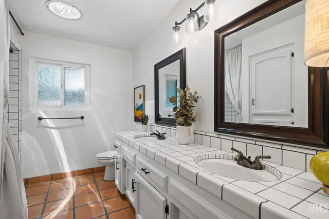 $799,000 | Undisclosed Address, Bakersfield, CA 93308