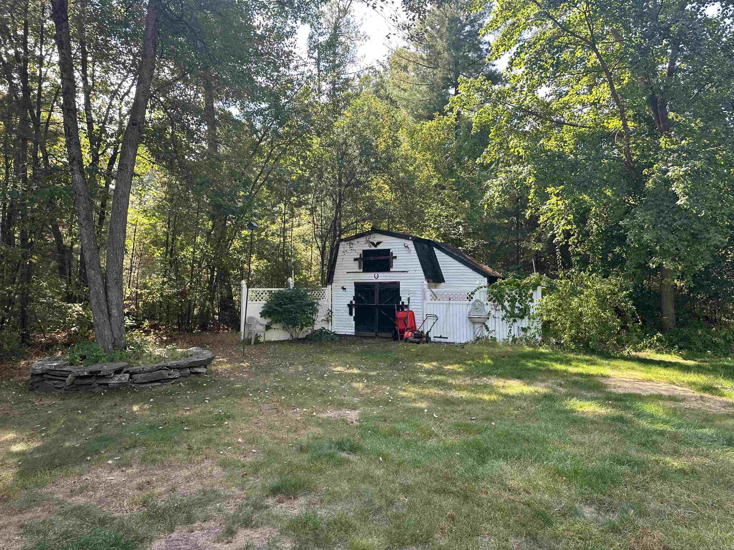 137 Hobbs Road Pelham, NH 03076 - Photo 18 of 21