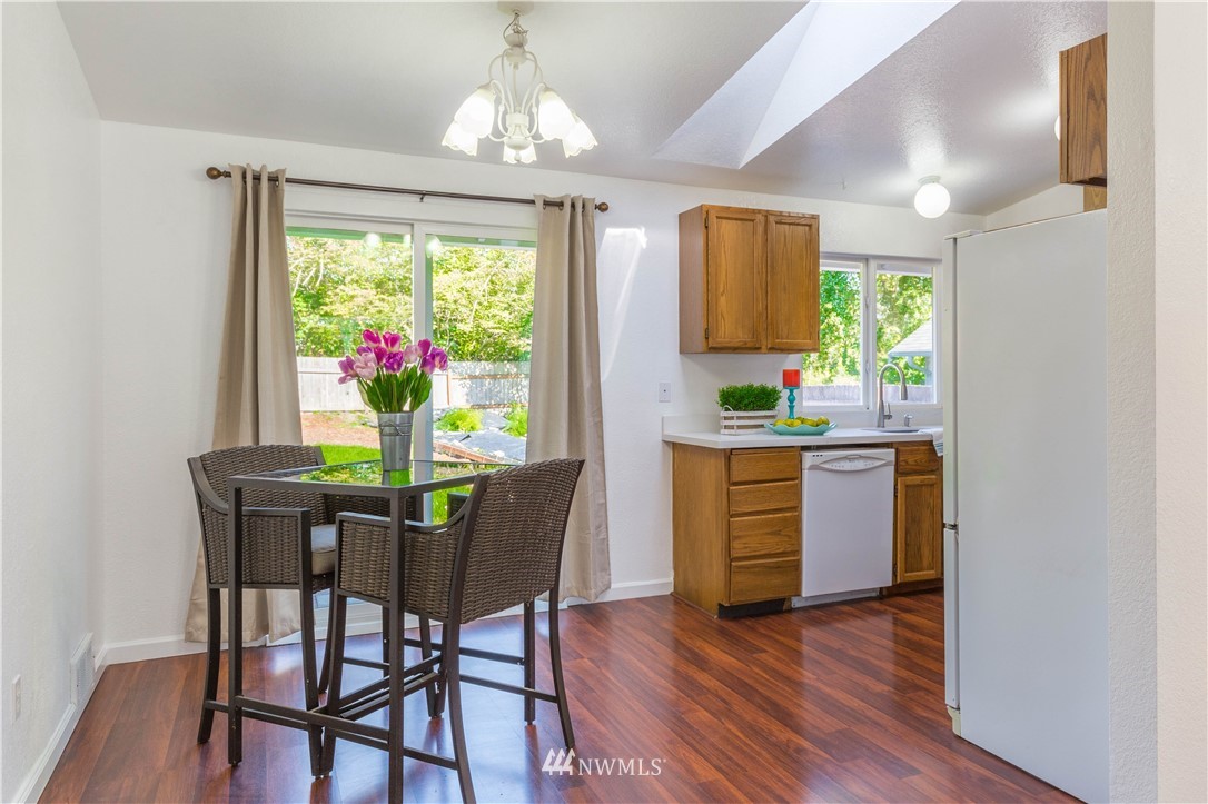 601 167th Street Southeast Bothell, WA 98012 - Photo 4 of 12
