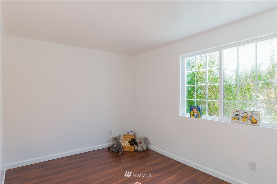 601 167th Street Southeast Bothell, WA 98012 - Photo 7 of 12
