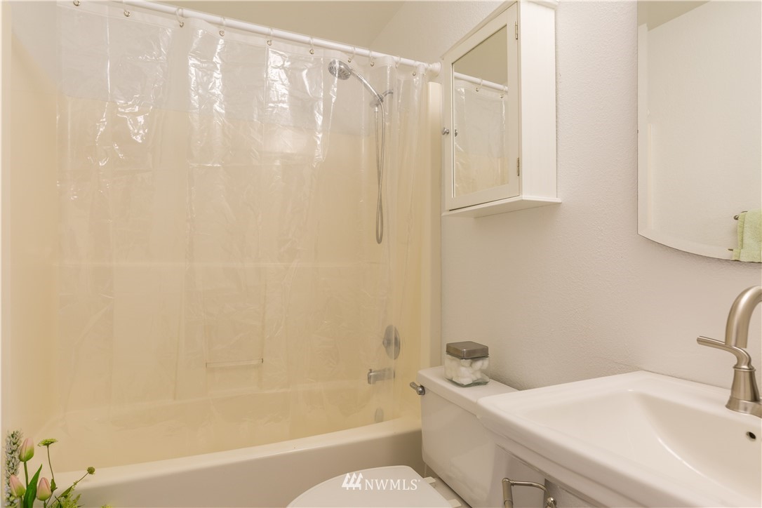 601 167th Street Southeast Bothell, WA 98012 - Photo 10 of 12