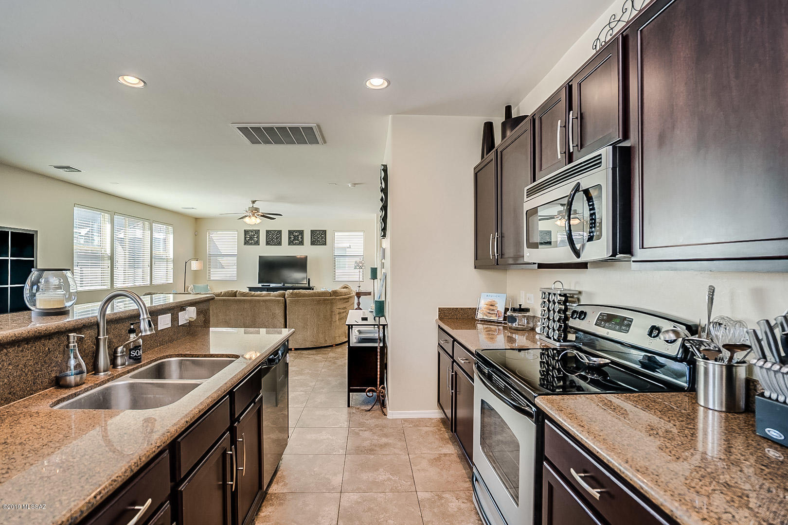 242 East Sycamore View Road Vail, AZ 85641 - Photo 16 of 40 Gallery Image 16