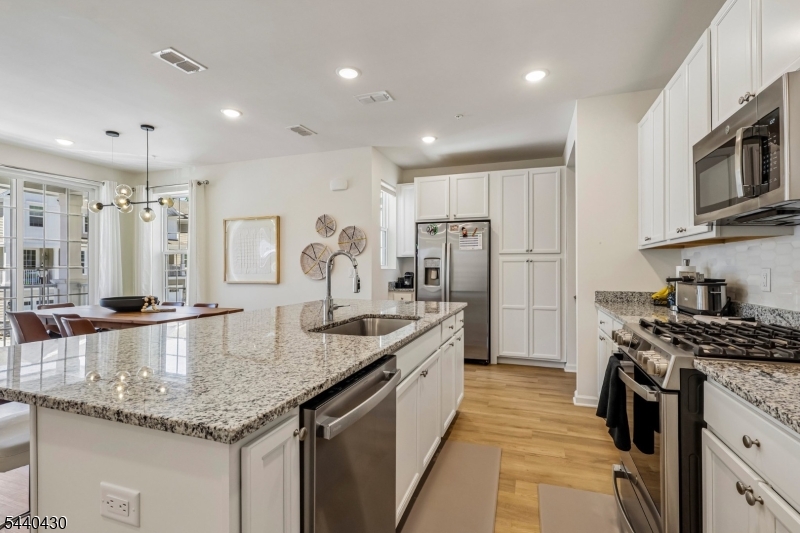 222 Myrtle Road Warren, NJ 07059 - Photo 9 of 27