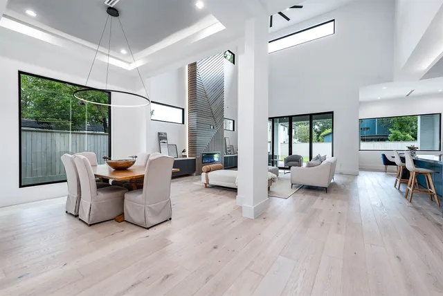 $2,249,000 | 207 West 33rd Street, Houston, TX 77018