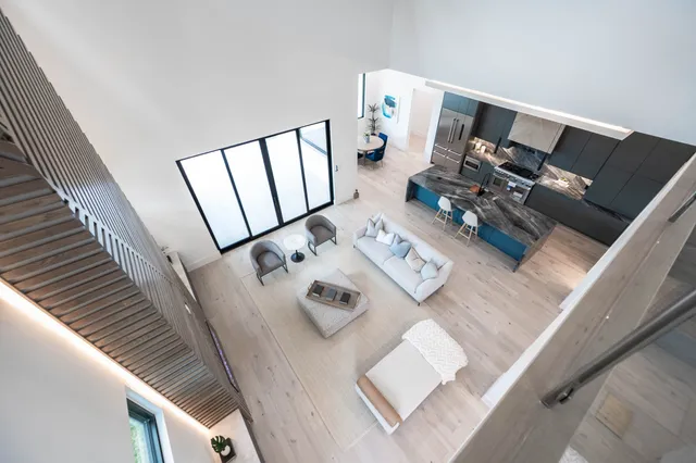 $2,249,000 | 207 West 33rd Street, Houston, TX 77018