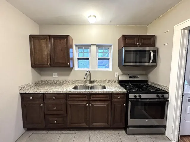 $1,800 | 3 Taylor Street, Johnson City, NY 13790