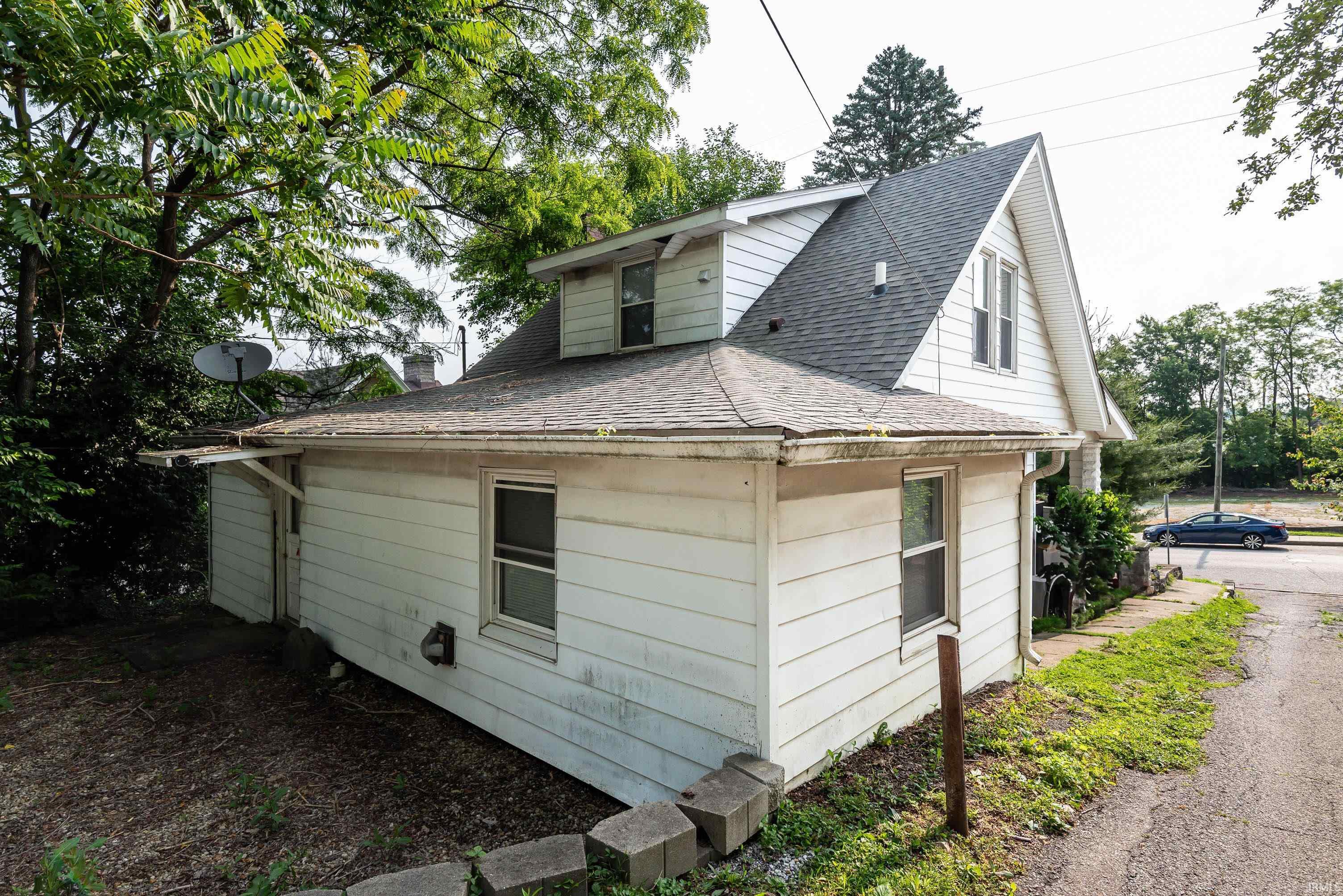 308 South Madison Street Bloomington, IN 47403 - Photo 17 of 28