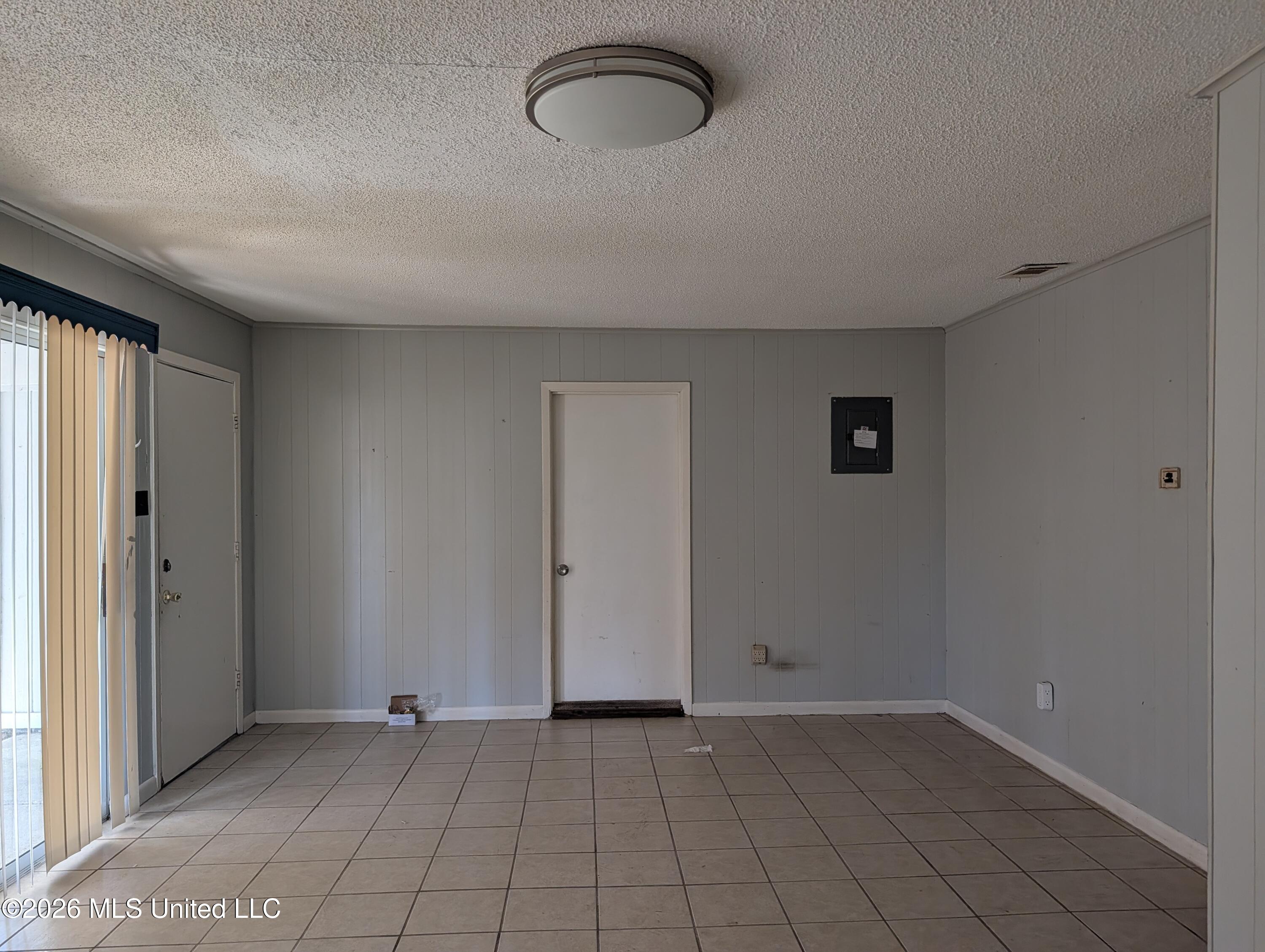 5810 30th Street Gulfport, MS 39501 - Photo 9 of 25 PXL_20260316_215357056.RAW-01