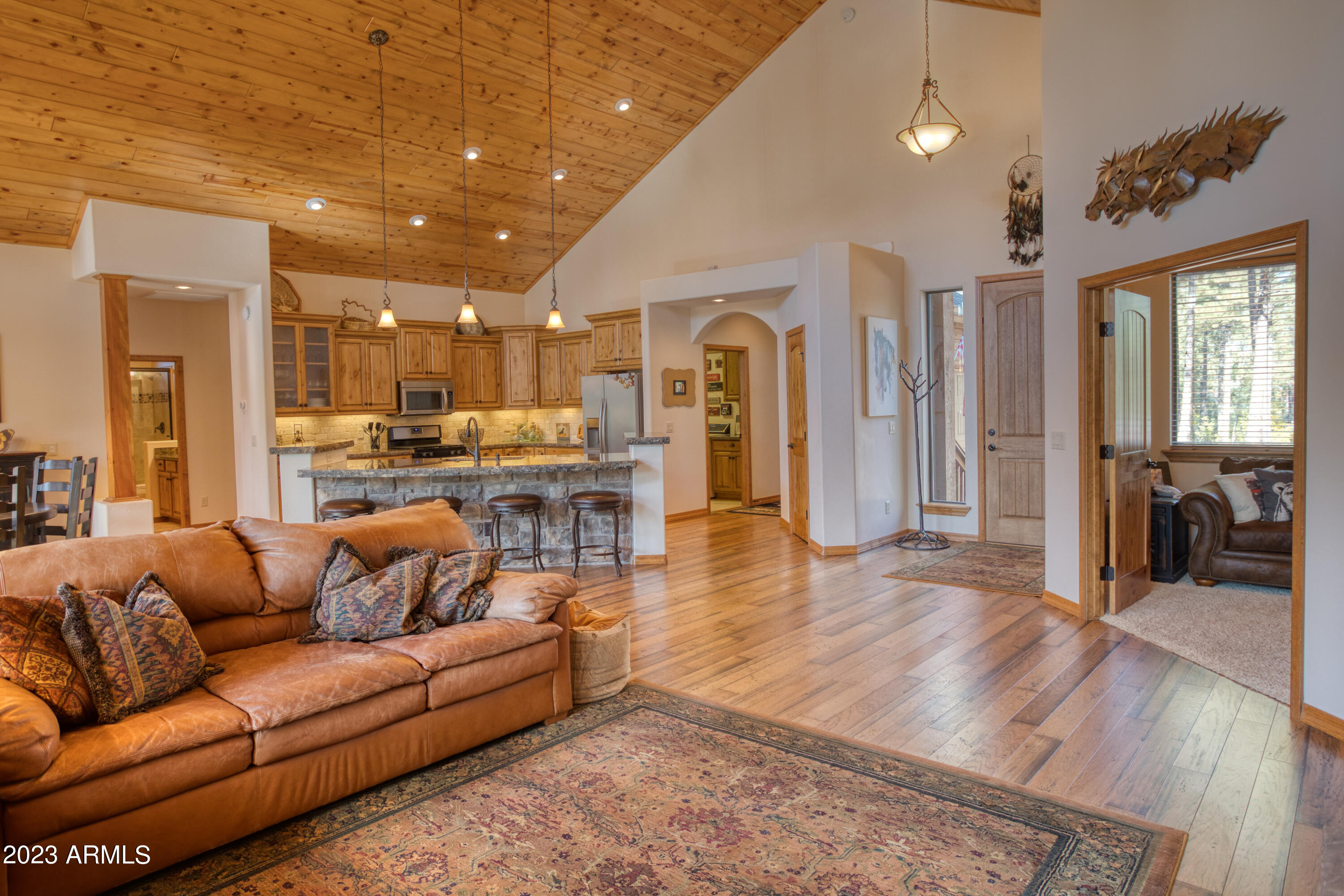 4761 West Hawthorn Road Show Low, AZ 85901 - Photo 11 of 37 Living Rm