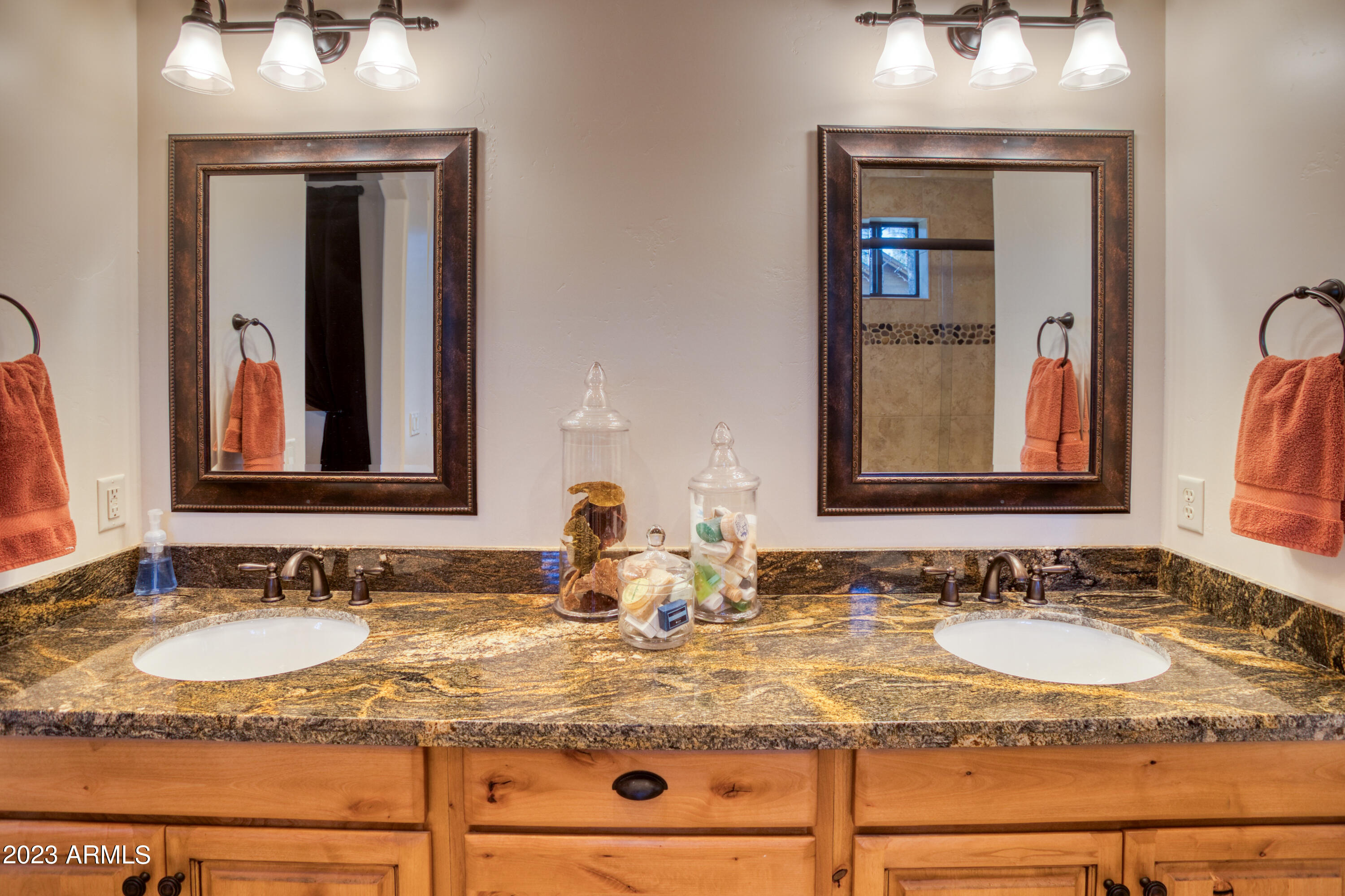 4761 West Hawthorn Road Show Low, AZ 85901 - Photo 14 of 37 Master Bath
