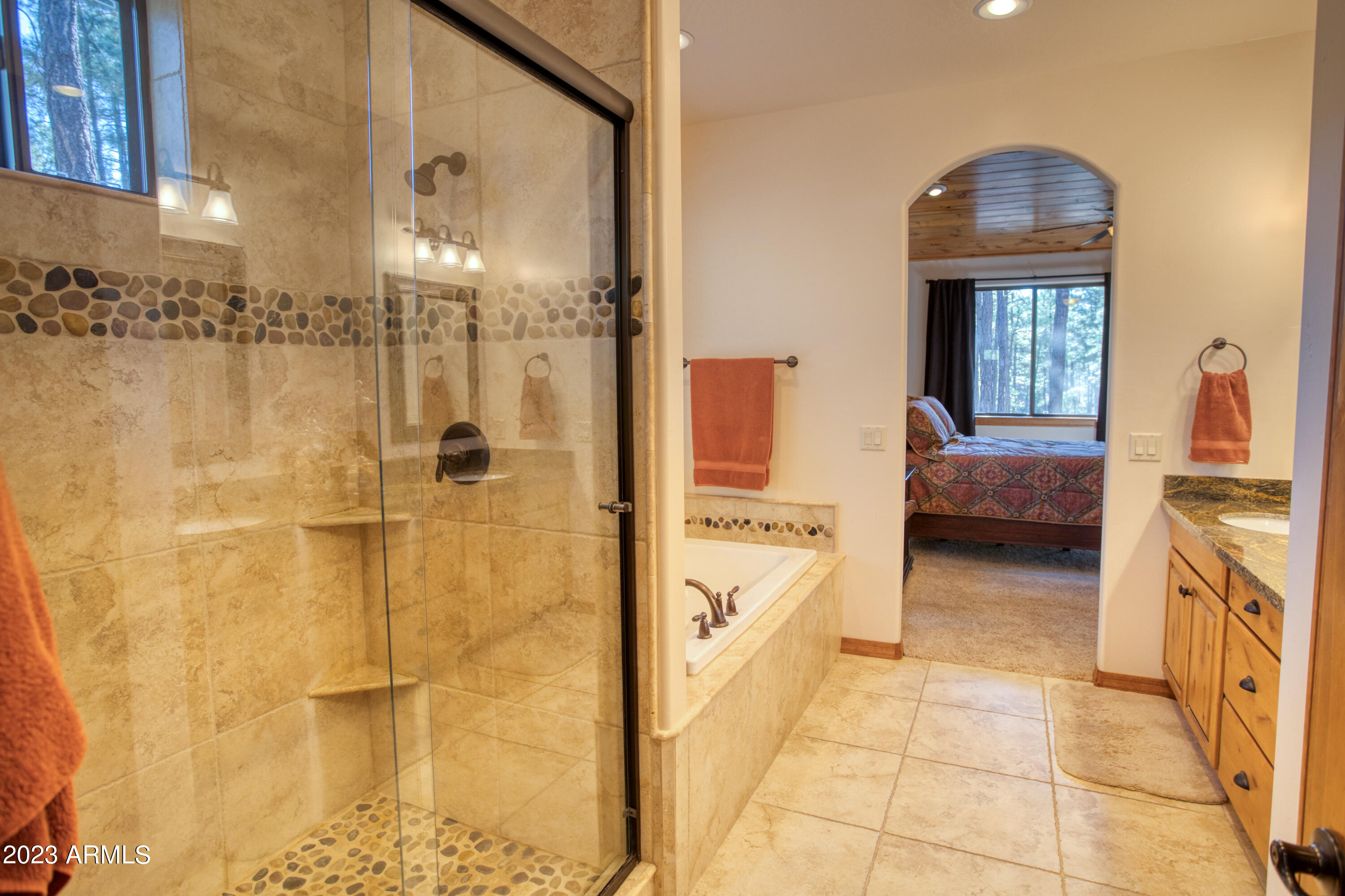 4761 West Hawthorn Road Show Low, AZ 85901 - Photo 16 of 37 Master Bath