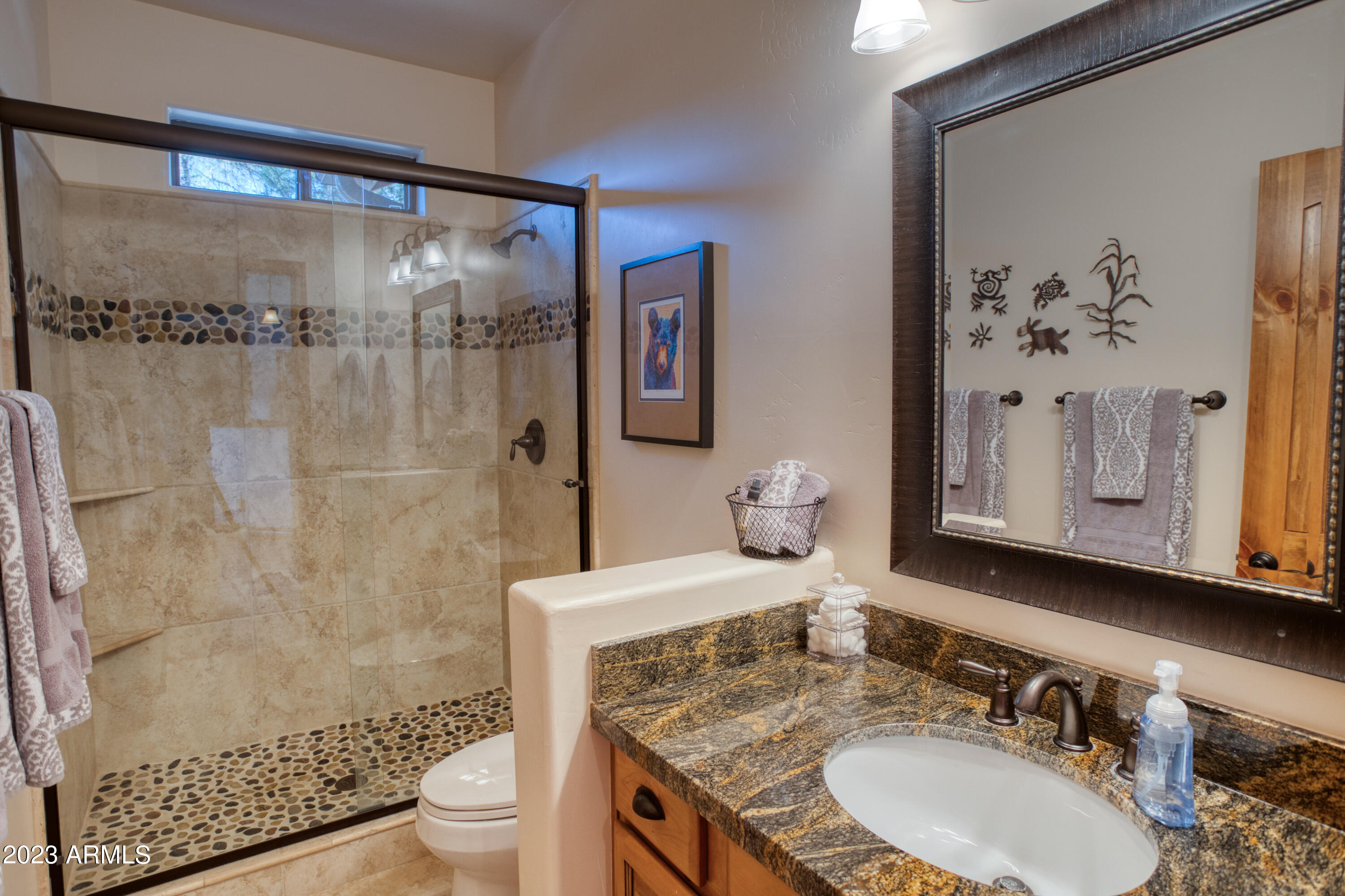 4761 West Hawthorn Road Show Low, AZ 85901 - Photo 23 of 37 Guest Bath