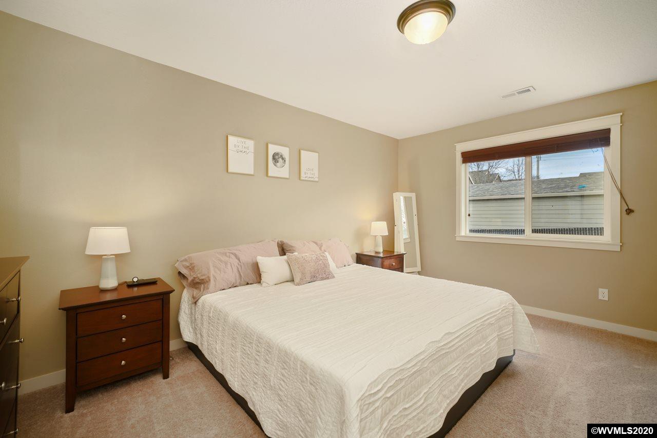 874 Crouchen Street Northwest Salem, OR 97304 - Photo 17 of 32