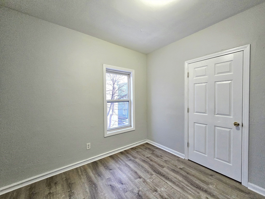 5 Mt Pleasant Street Worcester, MA 01610 - Photo 8 of 42