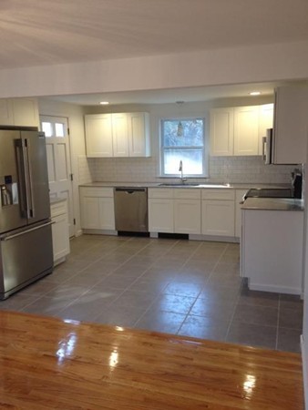 116 Forest Hills Road Springfield, MA 01128 - Photo 5 of 16