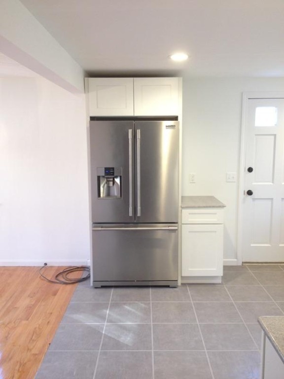 116 Forest Hills Road Springfield, MA 01128 - Photo 8 of 16