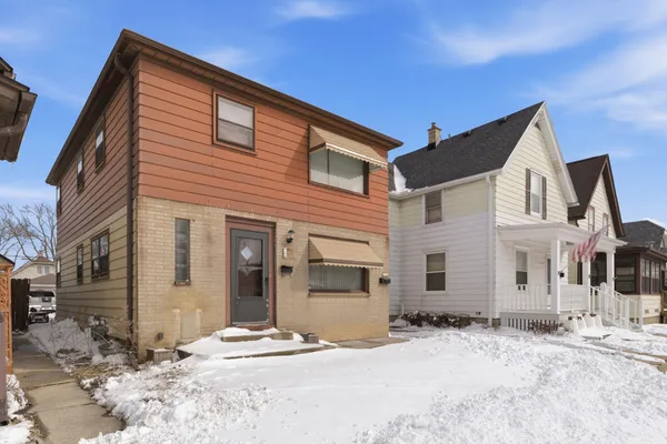 $269,900 | 2120 South 76th Street, West Allis, WI 53219