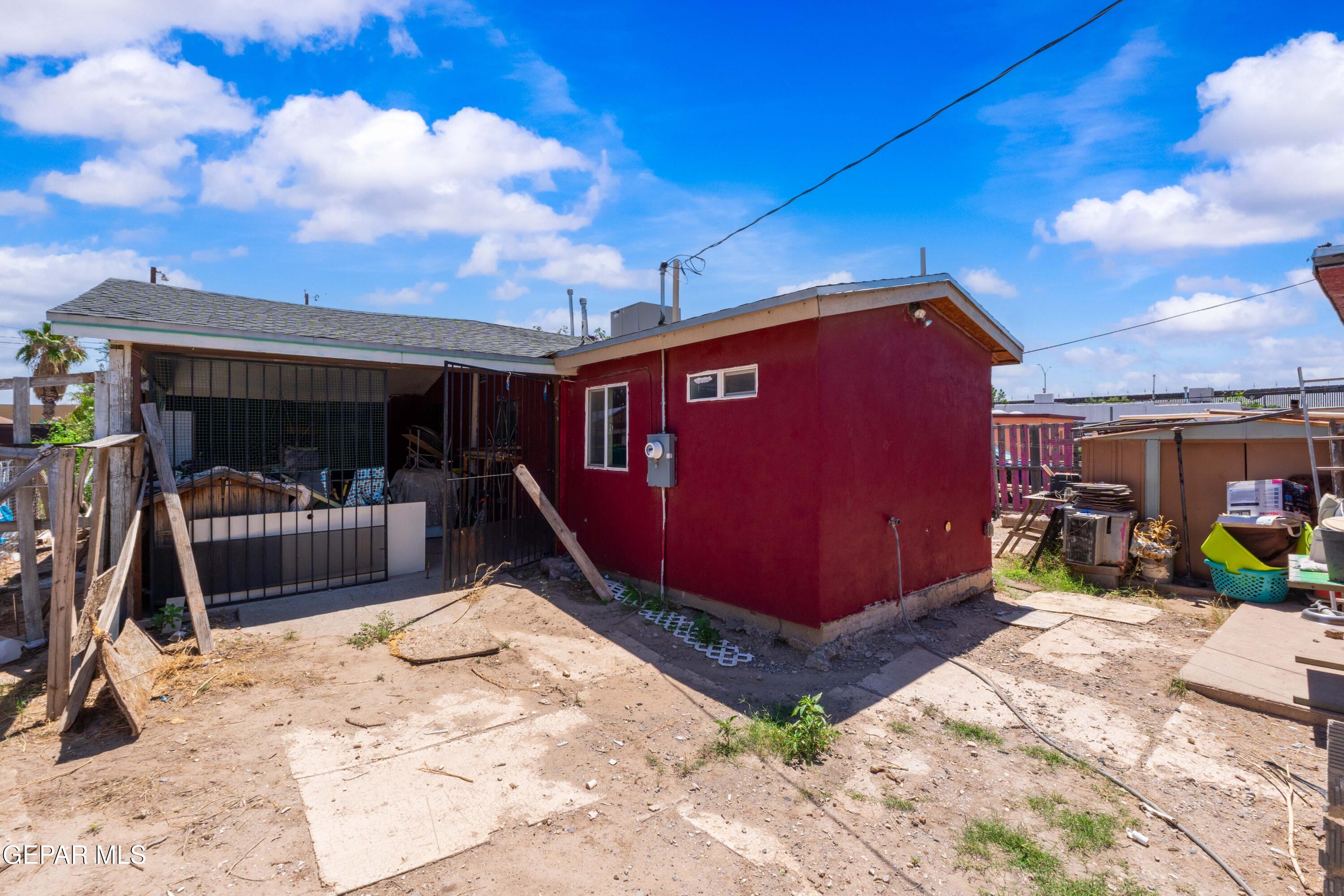 219 Polo Inn Road El Paso, TX 79915 - Photo 19 of 25 a view of a backyard