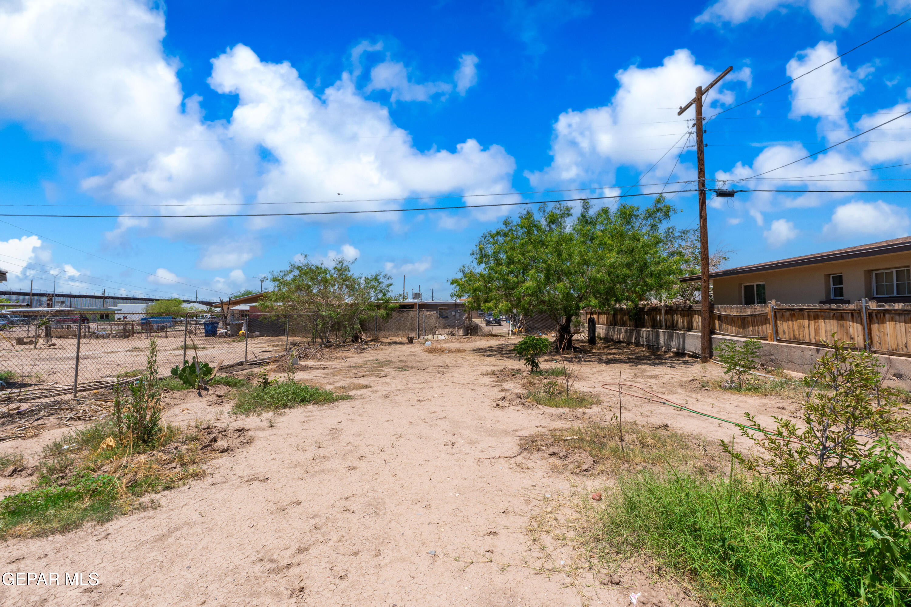 219 Polo Inn Road El Paso, TX 79915 - Photo 21 of 25 a view of a backyard of the house