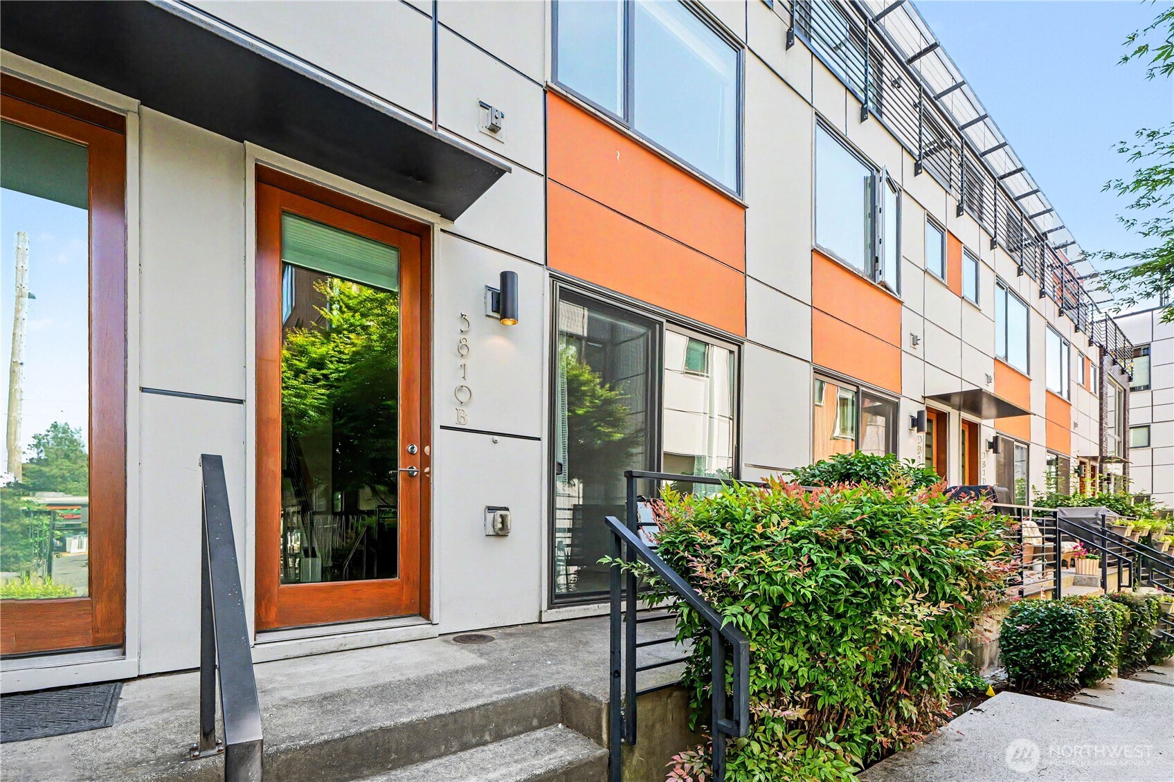 3810 California Avenue Southwest, Unit B Seattle, WA 98116 - Photo 4 of 26