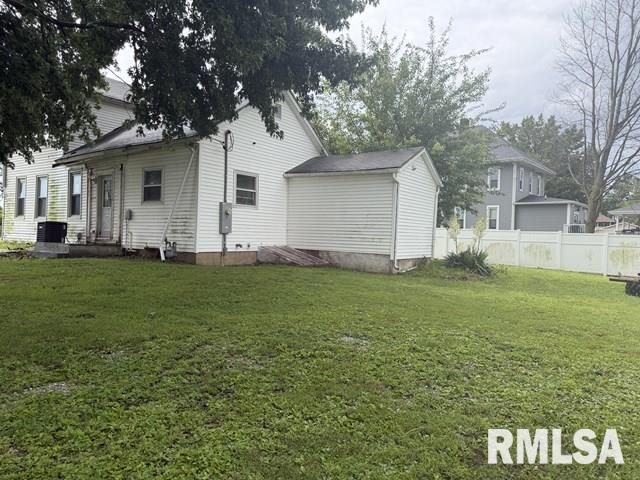 107 East Market Street Table Grove, IL 61482 - Photo 3 of 20