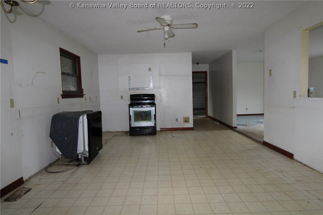 2054 Winfield Road Winfield, WV 25213 - Photo 13 of 17 Gallery Image 13